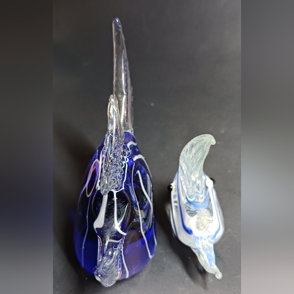 Art Glass Angel Fish Paperweight Blue & White Striped Murano handblown, set of 2 - Picture 6 of 6